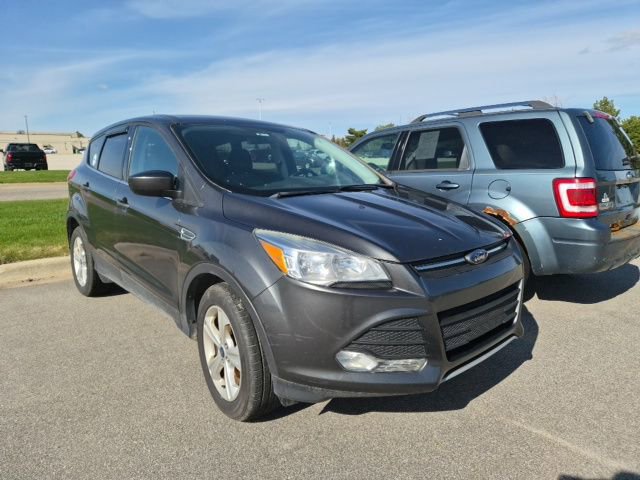 Used 2016 Ford Escape SE image 3