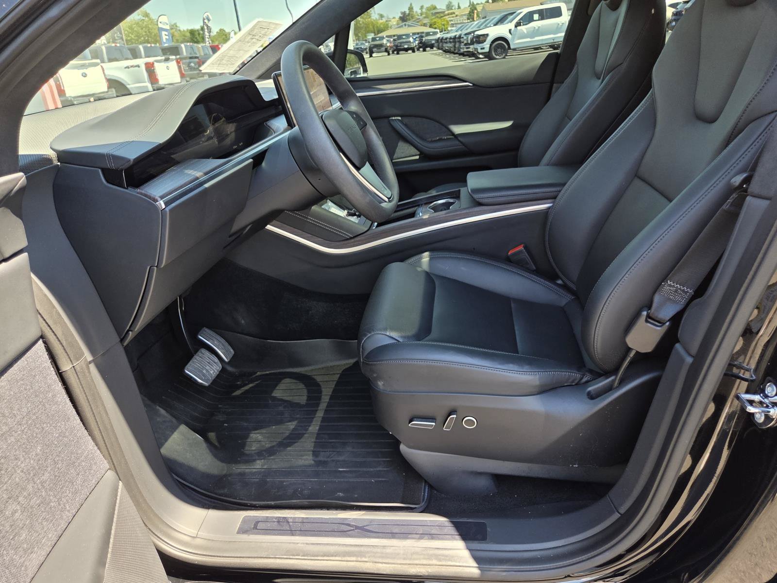 Used 2025 Tesla Model X AWD/4WD image 10