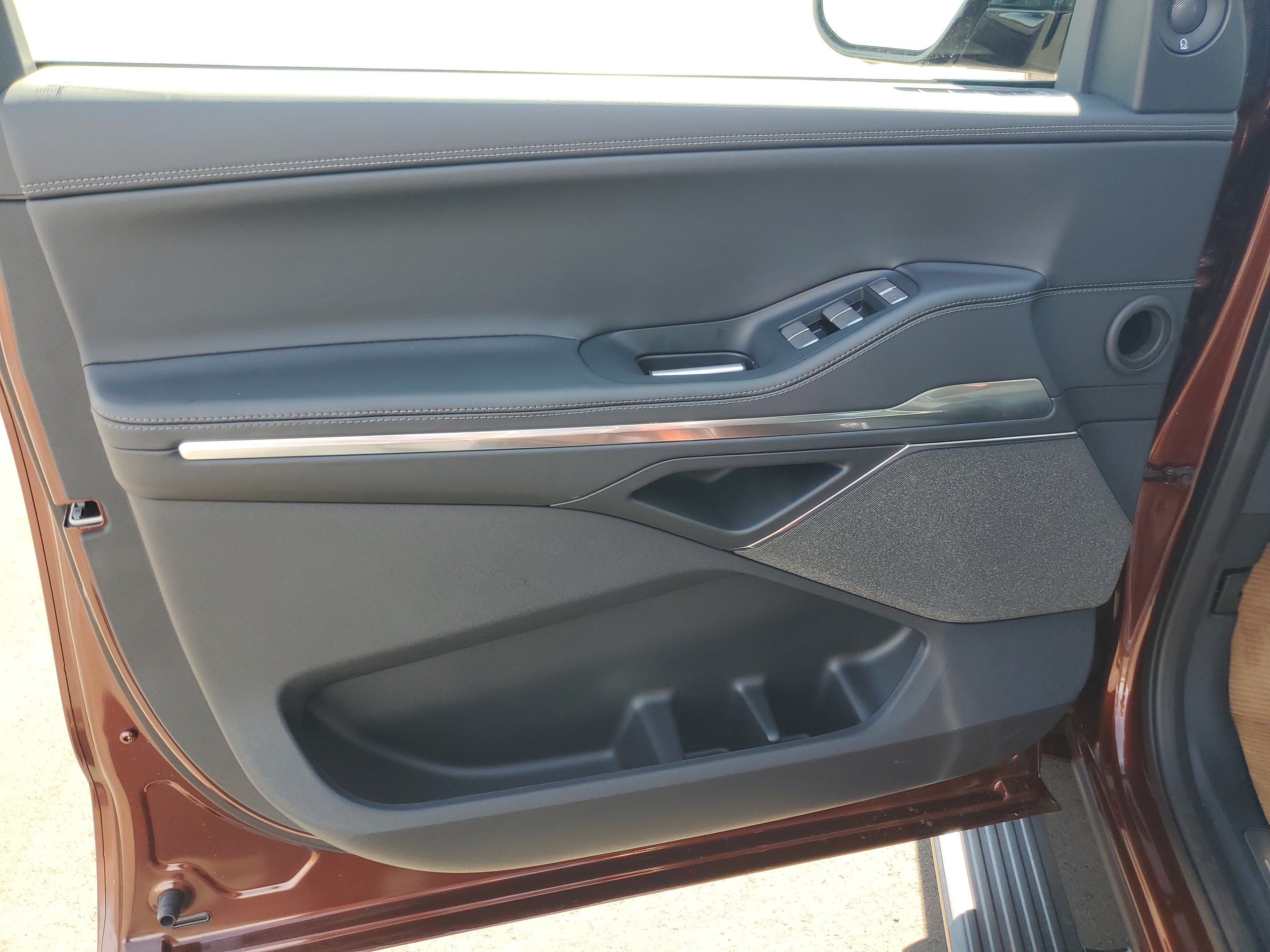 New 2027 Lincoln Navigator Reserve AWD/4WD image 8