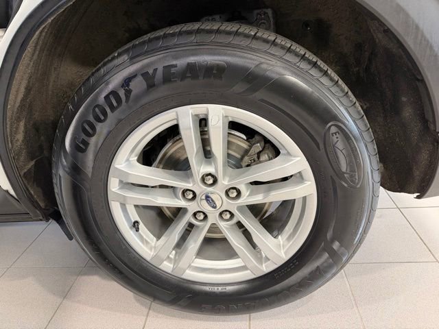 Used 2022 Ford Explorer XLT w/ Equipment Group 202A AWD/4WD image 46