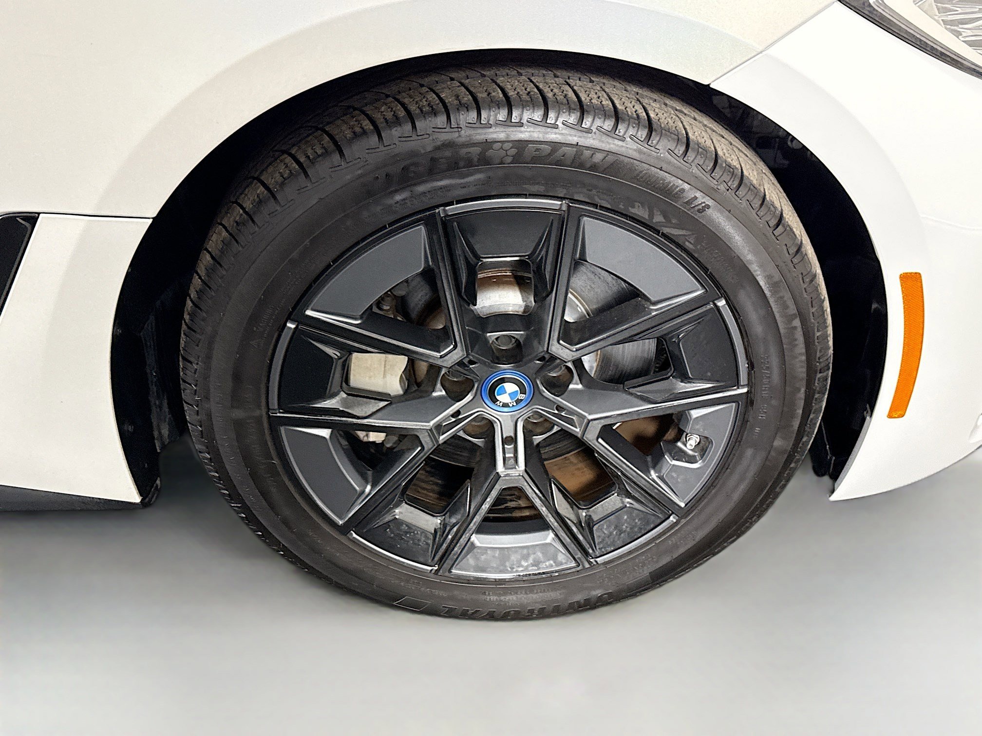 Used 2023 BMW i4 eDrive40 RWD image 32
