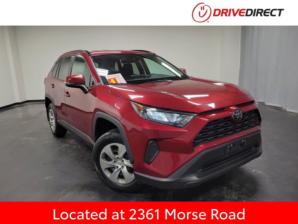 Used 2021 Toyota RAV4 LE image 1
