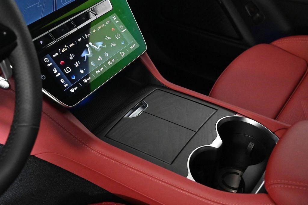 Used 2025 Maserati Grecale Modena image 24