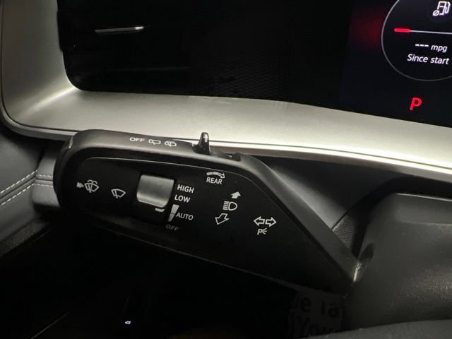 Used 2025 Volkswagen Tiguan SE R-Line AWD/4WD image 22