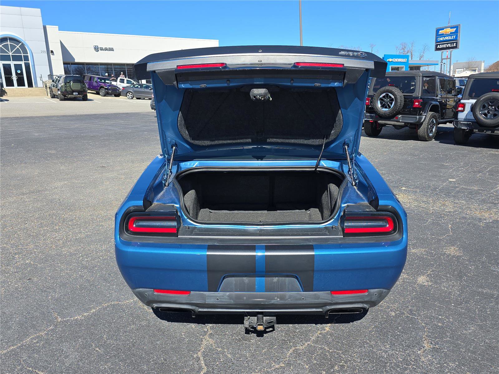 Used 2021 Dodge Challenger SRT Hellcat image 5