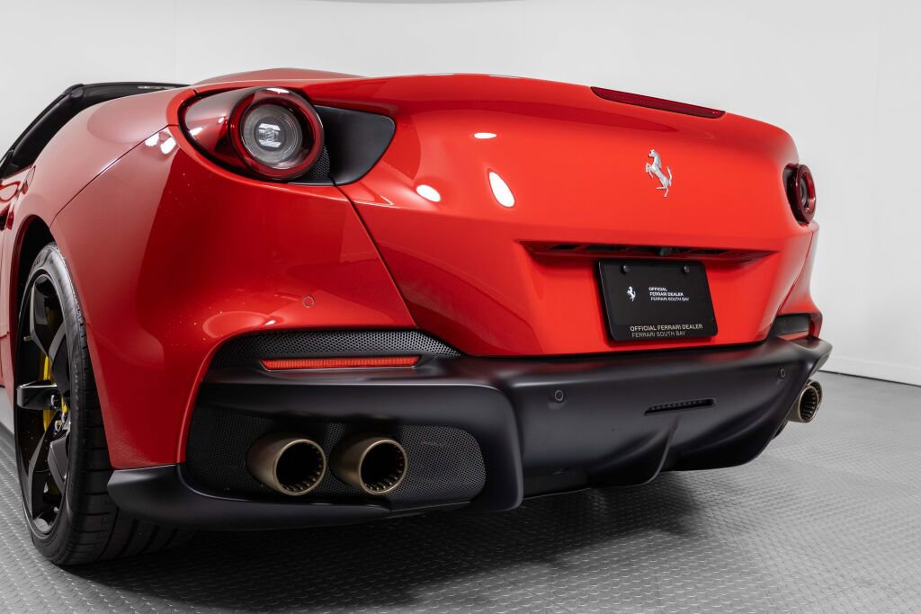 Certified 2022 Ferrari Portofino M image 23