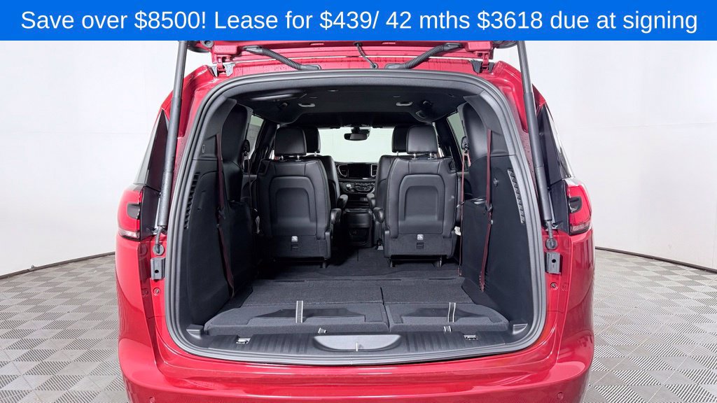 New 2027 Chrysler Pacifica Select AWD/4WD image 10
