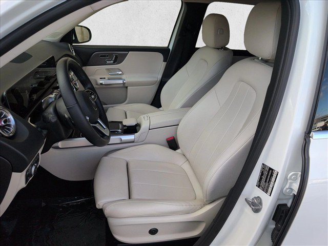 Used 2021 Mercedes-Benz GLB 250 w/ Premium Package image 16