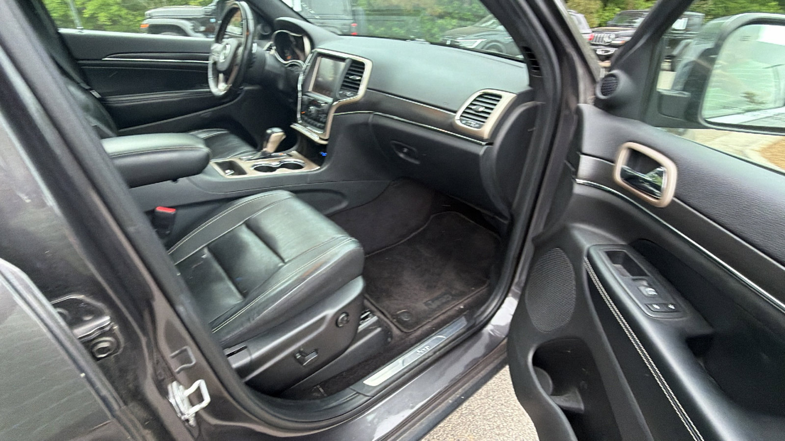 Used 2017 Jeep Grand Cherokee Limited w/ Luxury Group II RWD image 20