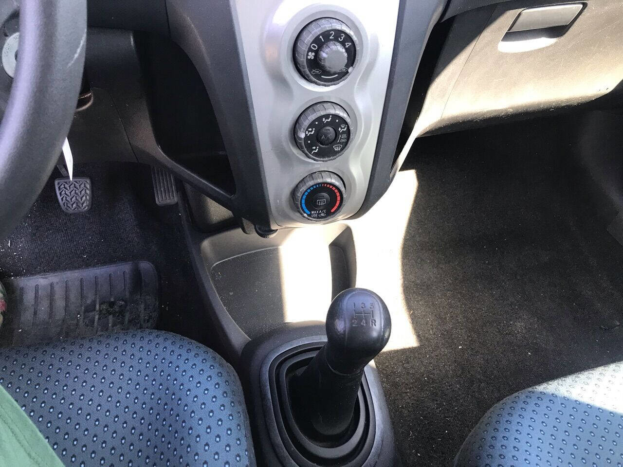 Used 2007 Toyota Yaris Base 2dr Hatchback 5M w/ Convenience Pkg image 12