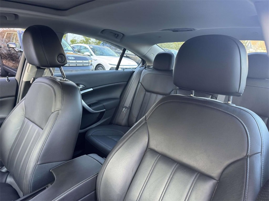 Used 2013 Buick Regal Premium image 16
