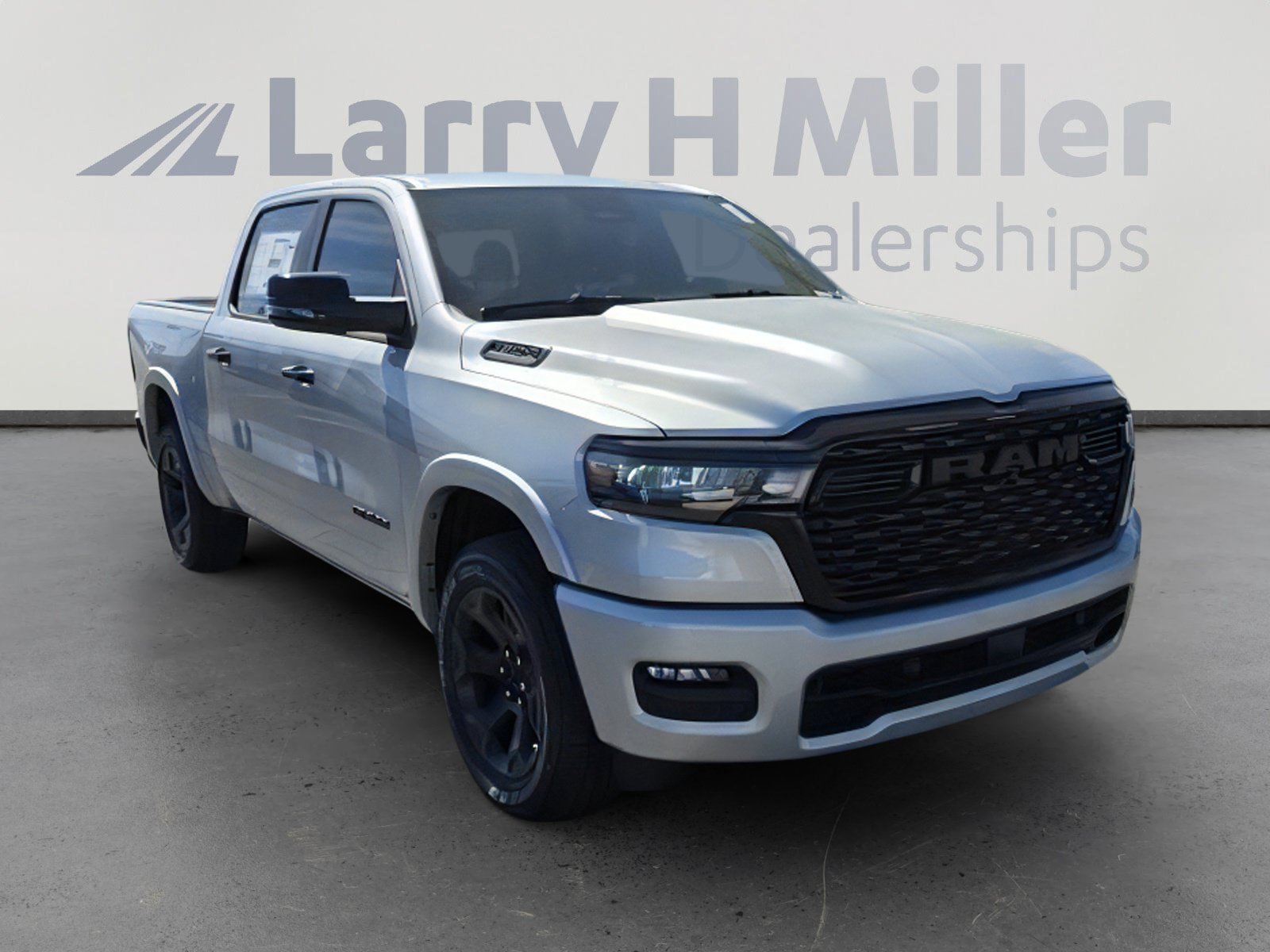New 2026 RAM 1500 4x4 Crew Cab image 7