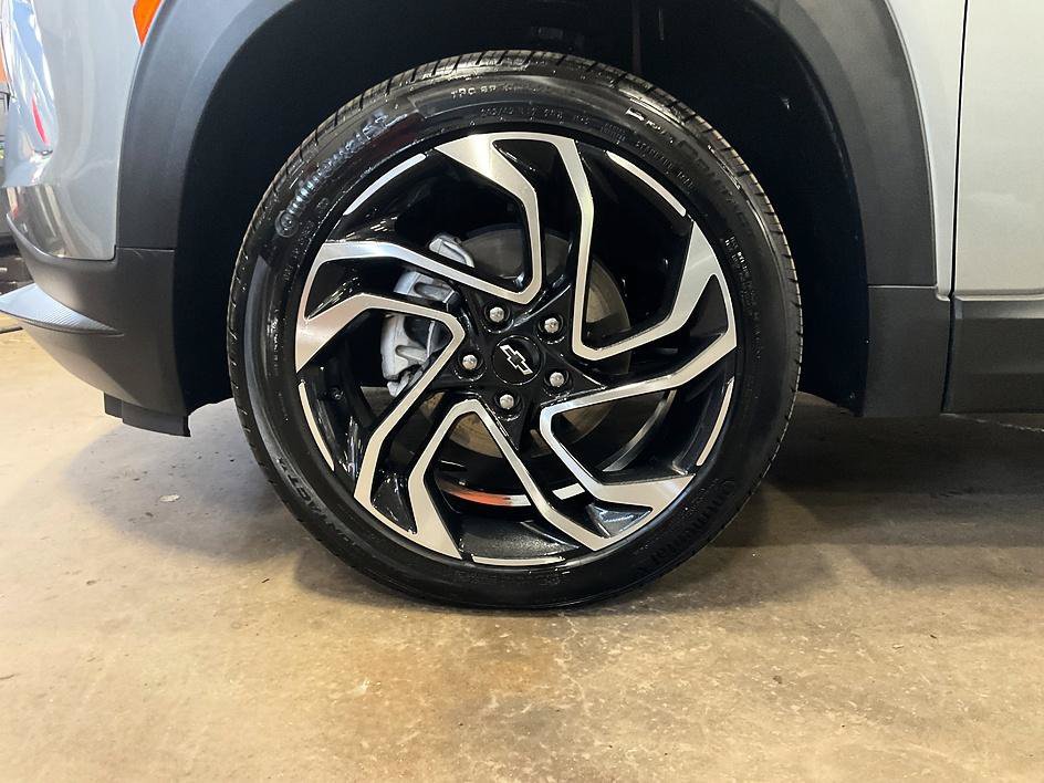 Used 2025 Chevrolet TrailBlazer RS w/ Convenience Package AWD/4WD image 14