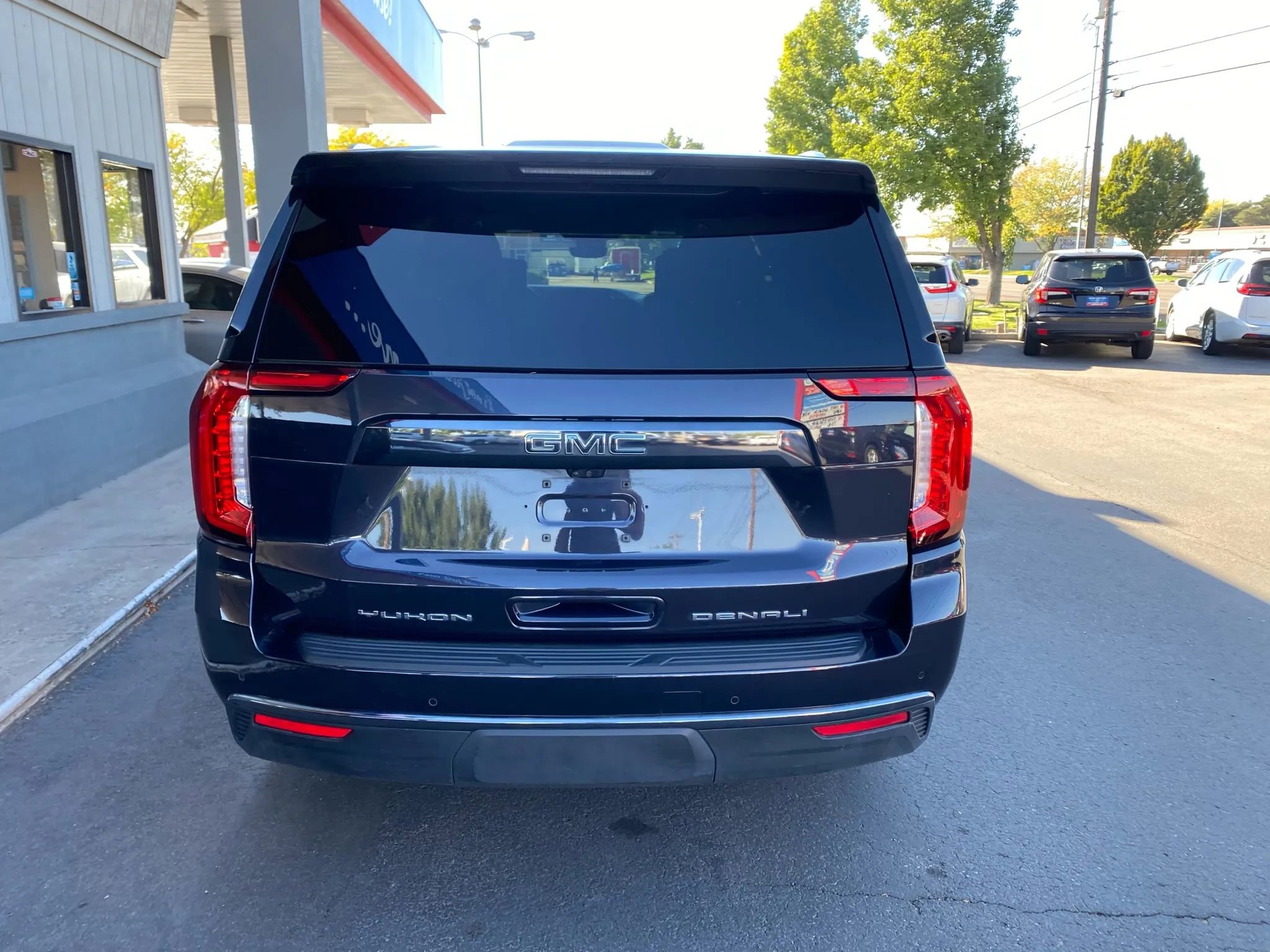 Used 2023 GMC Yukon XL Denali Ultimate image 32