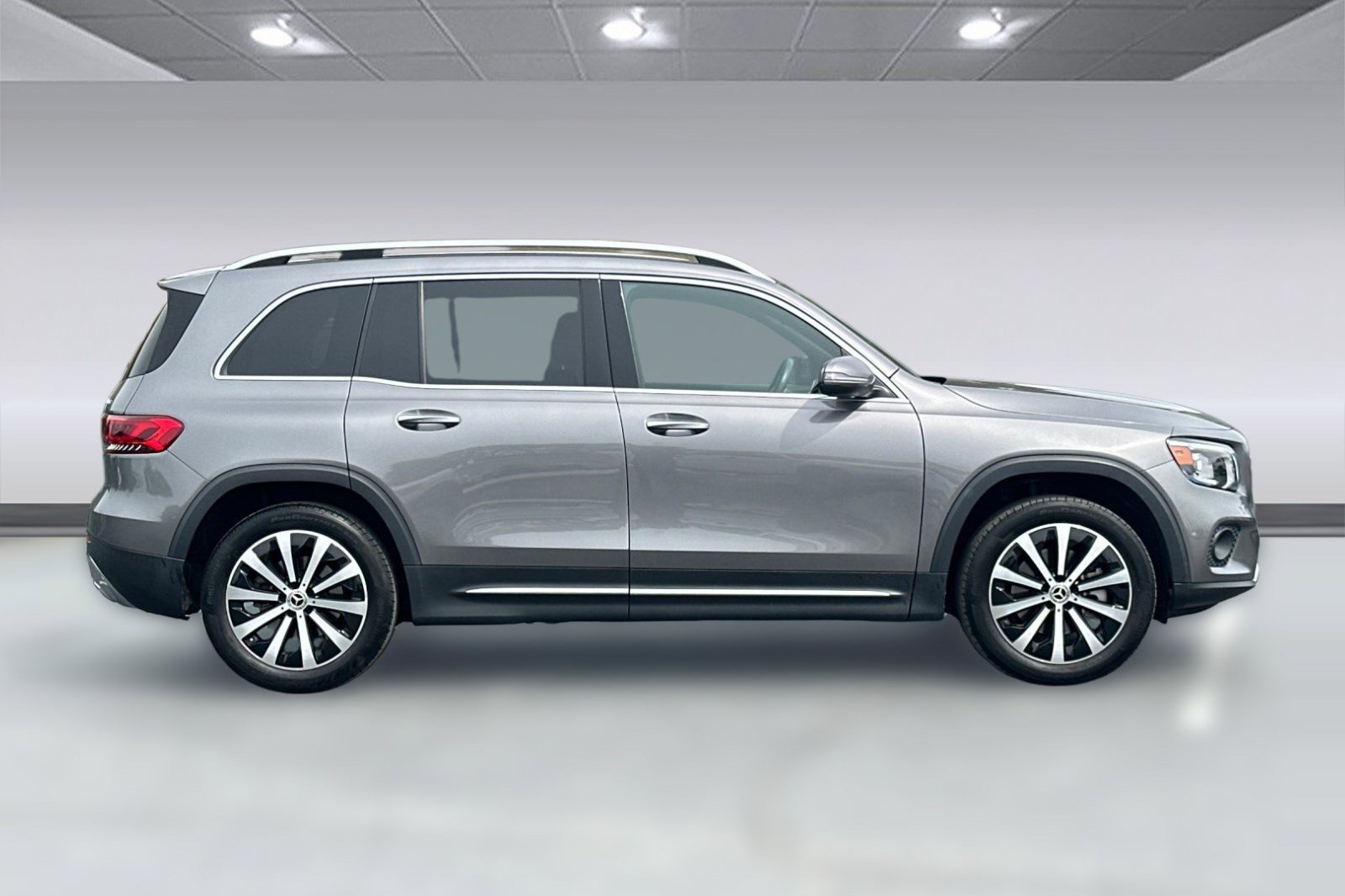 Used 2023 Mercedes-Benz GLB 250 4MATIC image 8