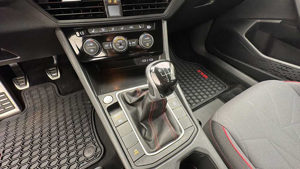 Used 2024 Volkswagen Jetta GLI 40th Anniversary Edition FWD image 18
