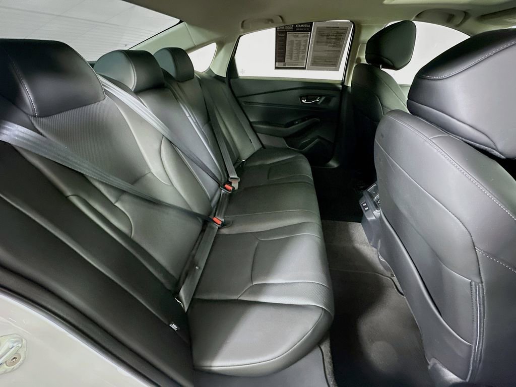 Used 2023 Honda Accord Touring image 11