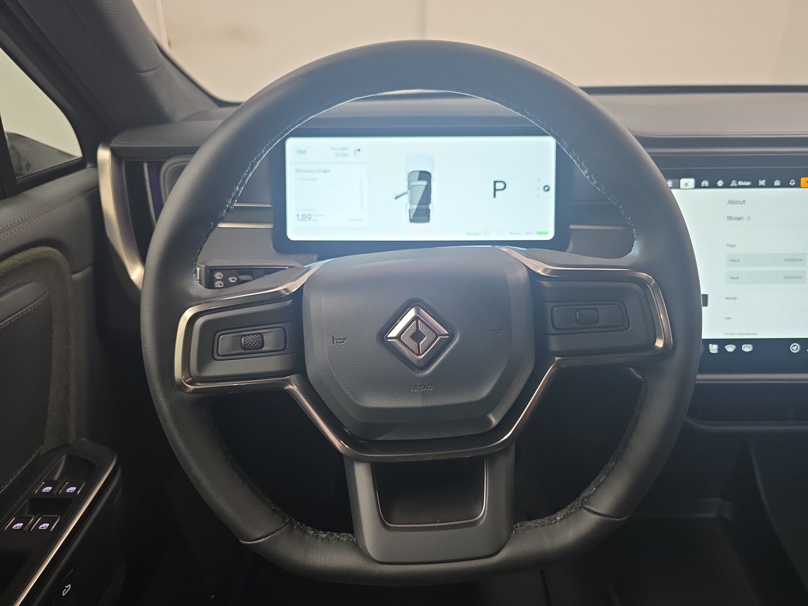 Used 2025 Rivian R1S Adventure AWD/4WD image 28