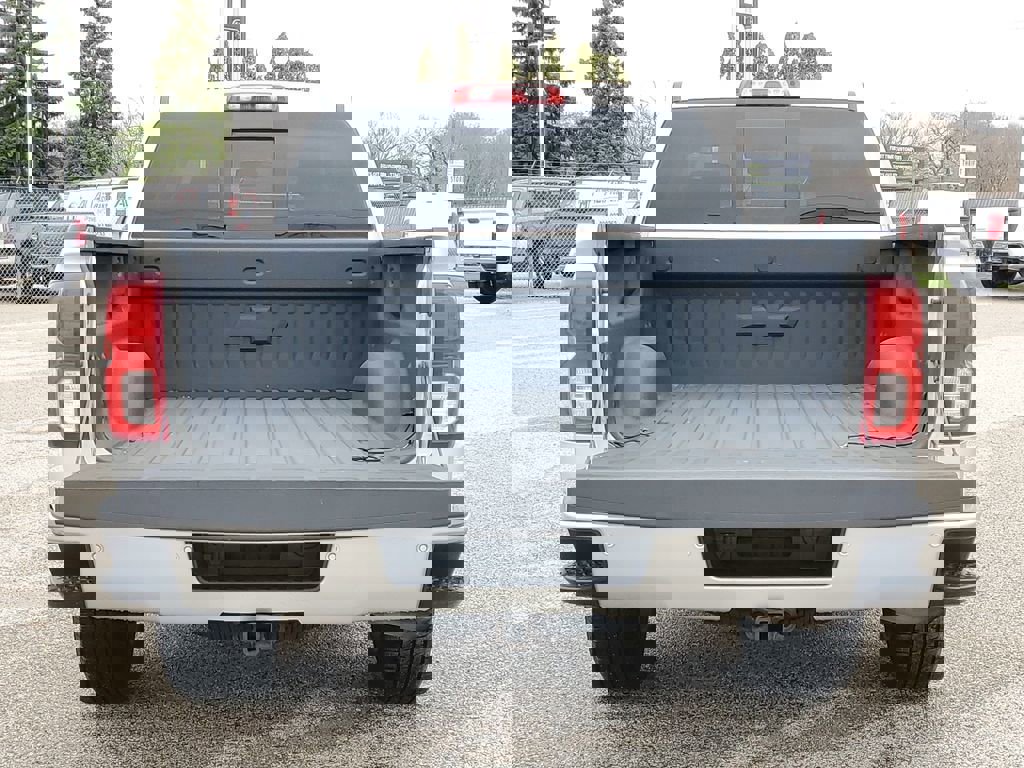 Used 2017 Chevrolet Silverado 1500 LTZ Z71 w/ LTZ Plus Package image 9