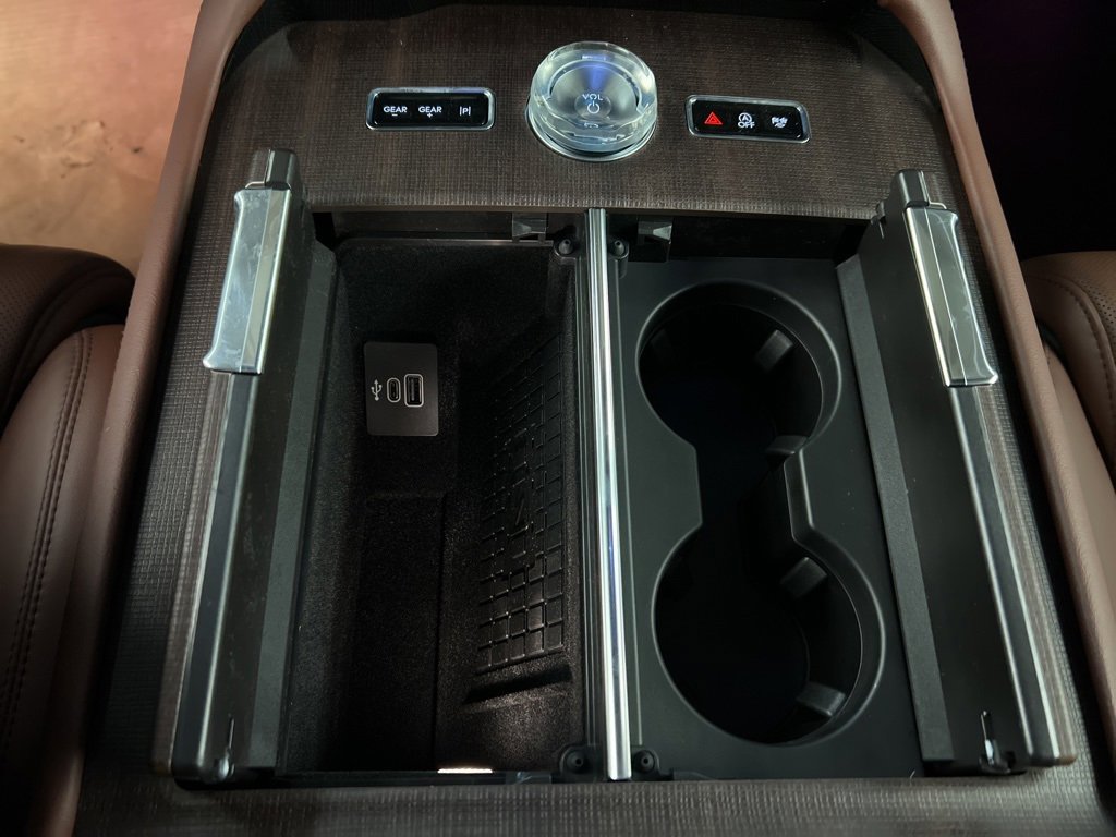 New 2025 Lincoln Navigator L Reserve image 18