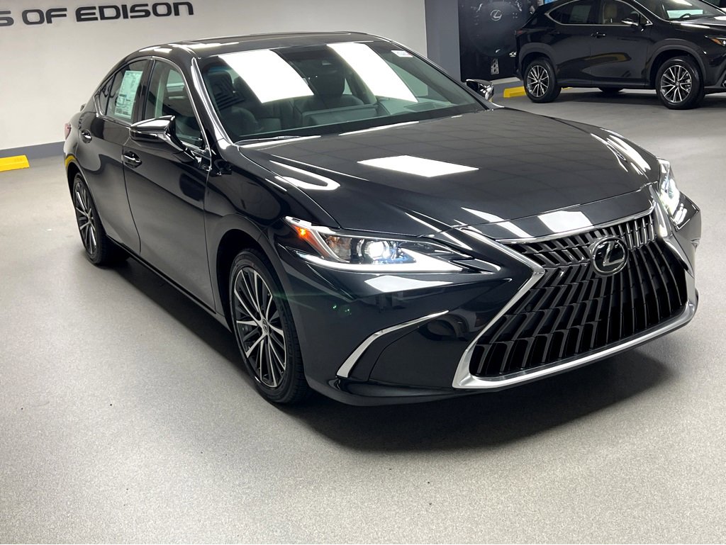 New 2025 Lexus ES 350 w/ Premium Package