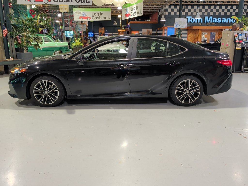 Used 2025 Toyota Camry XLE w/ Premium Plus Package AWD/4WD image 17
