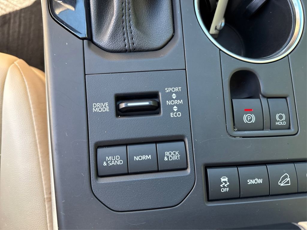 Used 2022 Toyota Highlander XLE image 36