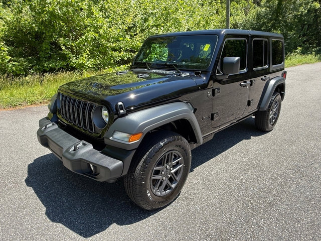 Used 2026 Jeep Wrangler Unlimited Sport AWD/4WD image 2