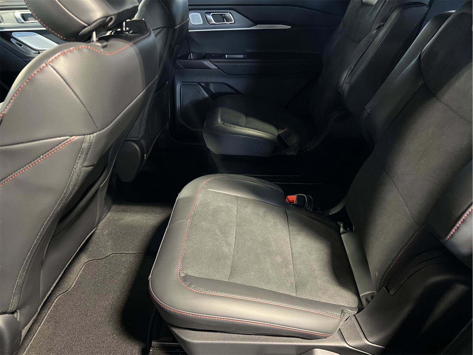 New 2026 Ford Explorer ST AWD/4WD image 15