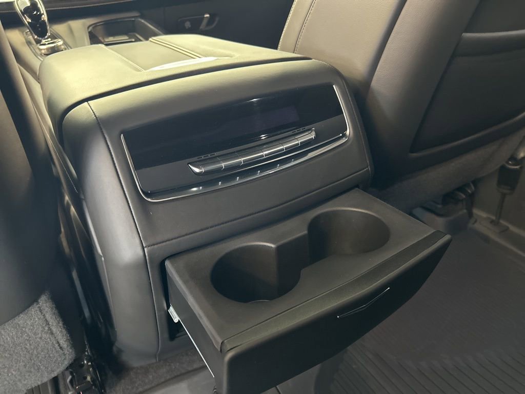 Used 2023 Cadillac Escalade ESV V AWD/4WD image 32