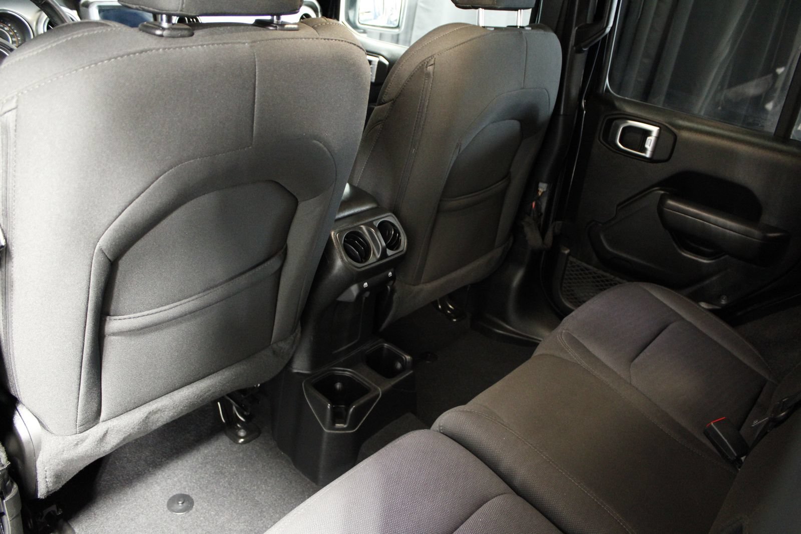 Used 2022 Jeep Wrangler Unlimited Sport AWD/4WD image 37