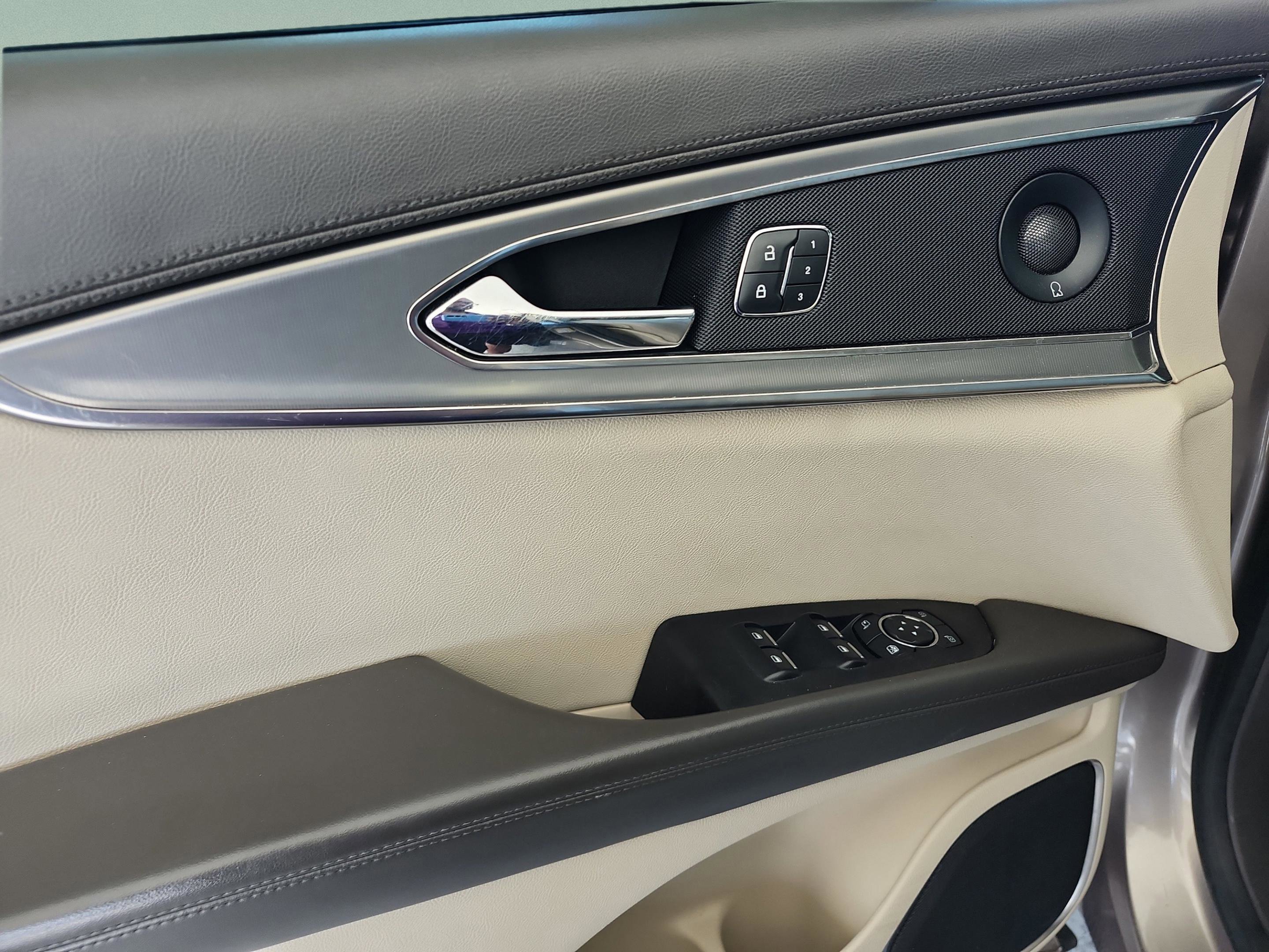 Used 2019 Lincoln Nautilus Reserve image 18