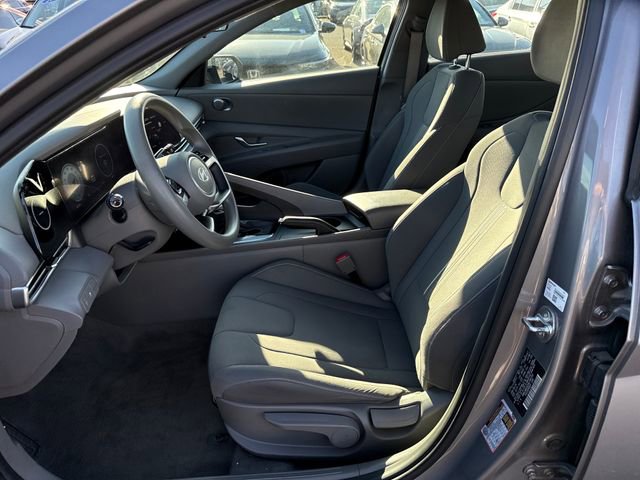 Used 2024 Hyundai Elantra SEL image 17