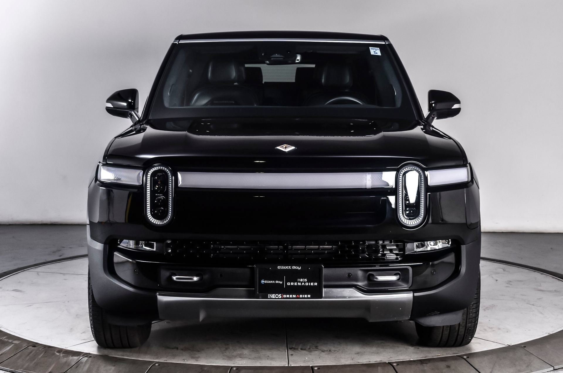Used 2024 Rivian R1S Adventure AWD/4WD image 8