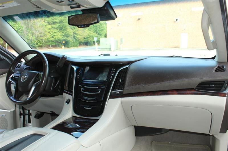Used 2015 Cadillac Escalade ESV Luxury RWD image 18