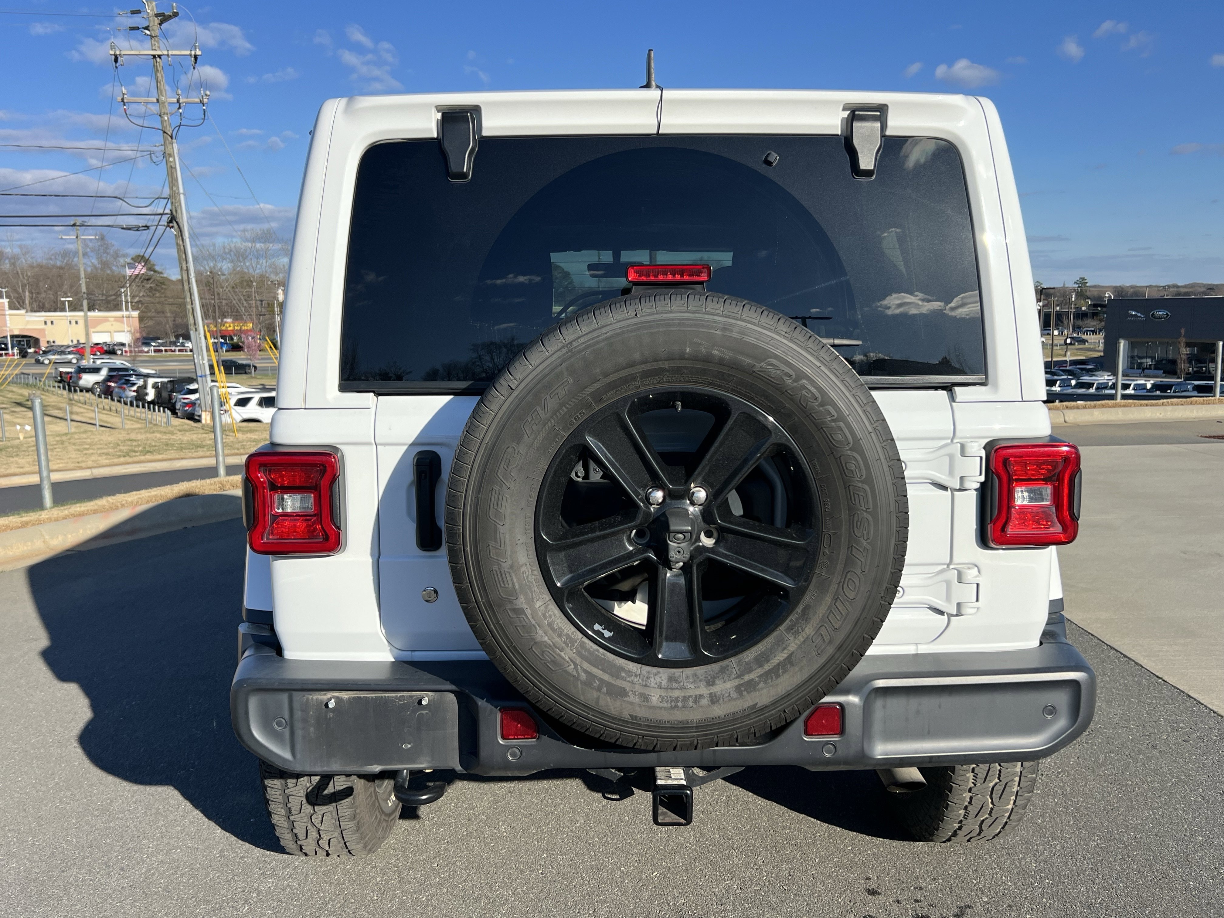 Used 2020 Jeep Wrangler Unlimited Sahara AWD/4WD image 8