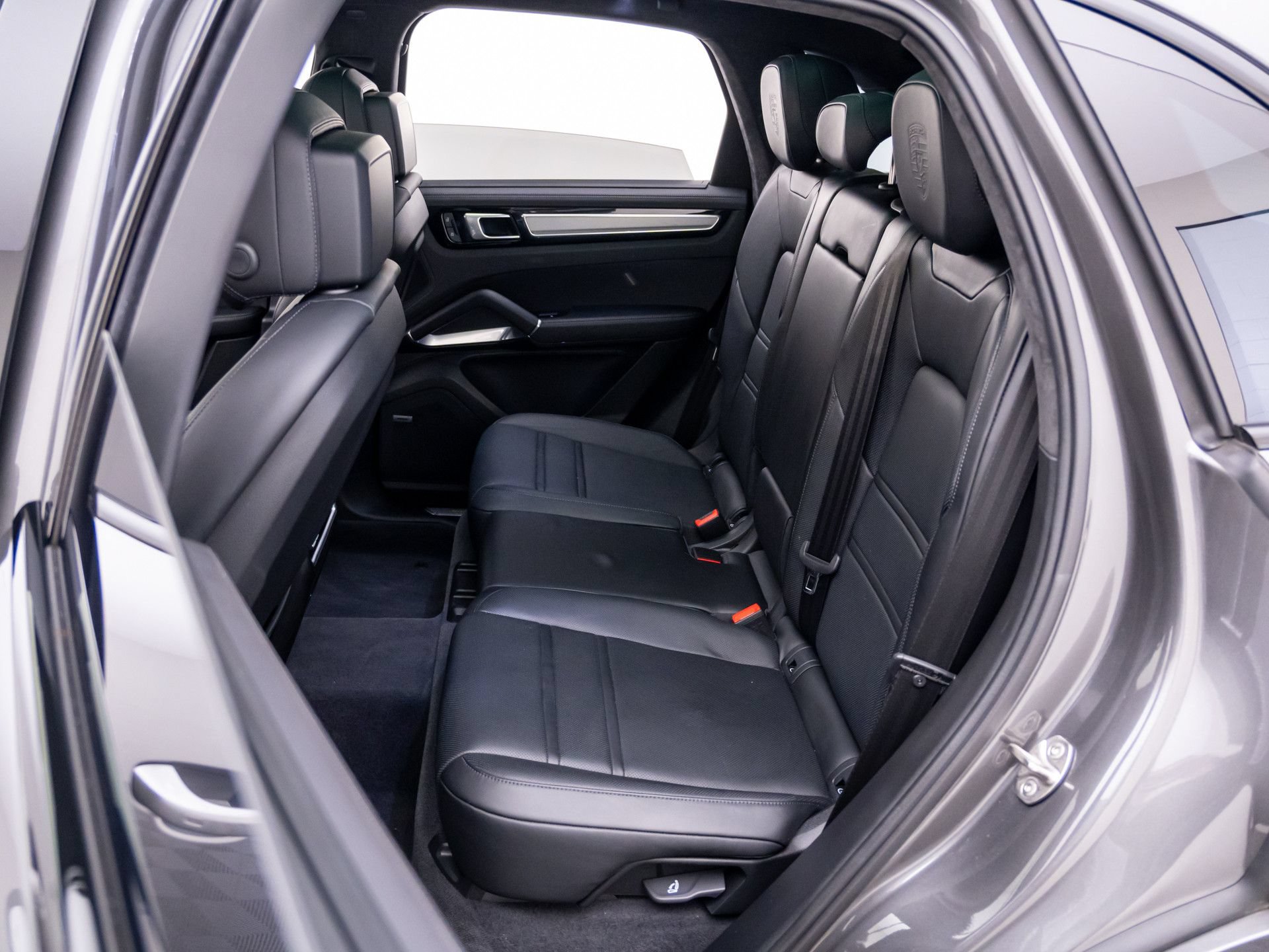 Used 2023 Porsche Cayenne Turbo S AWD/4WD image 17