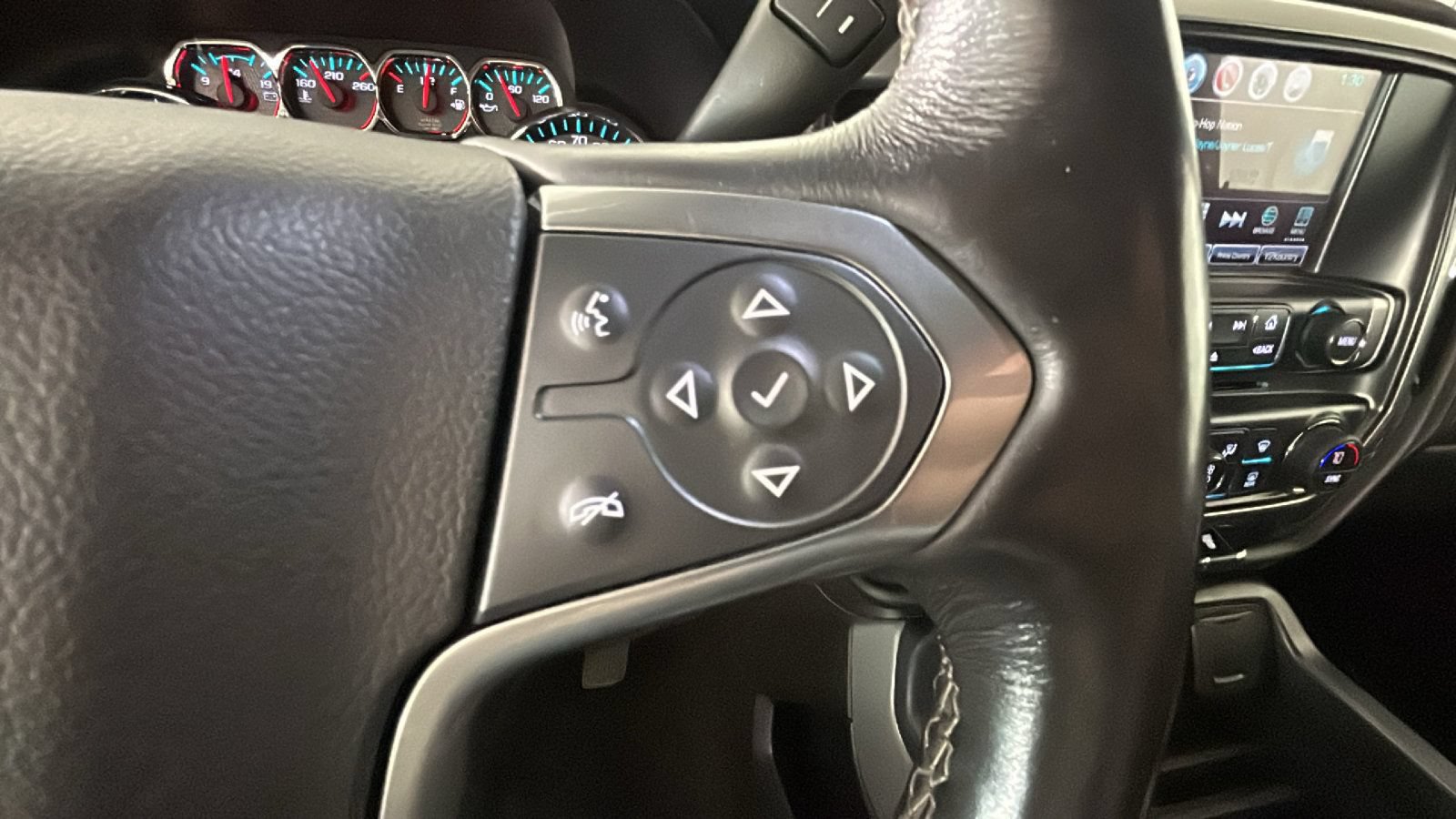 Used 2017 Chevrolet Silverado 2500 LTZ w/ Duramax Plus Package AWD/4WD image 20