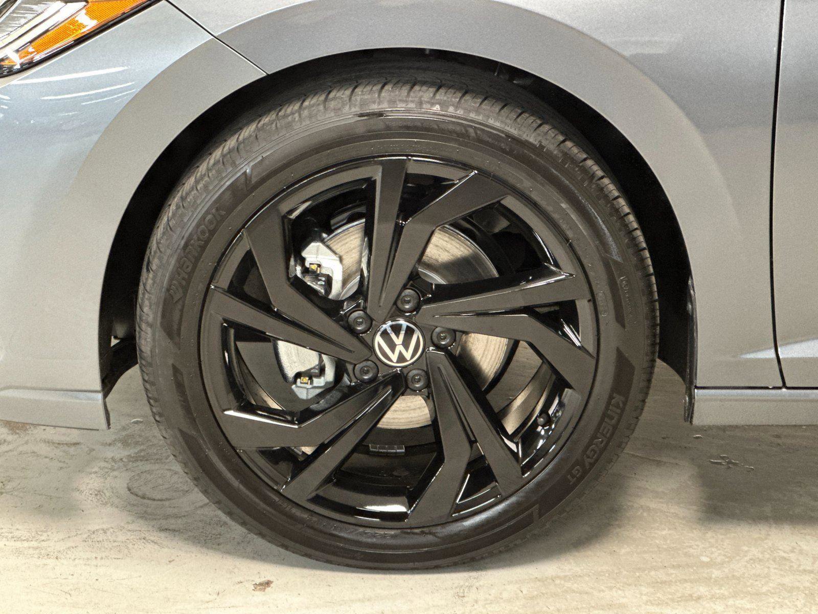 New 2026 Volkswagen Jetta SE FWD image 23