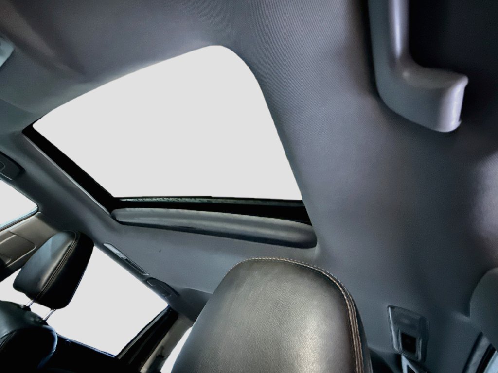 Used 2019 Toyota Highlander XLE FWD image 24