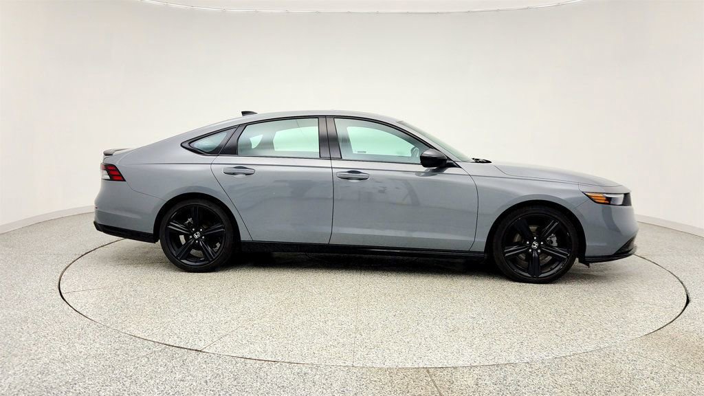 Used 2025 Honda Accord Sport image 4