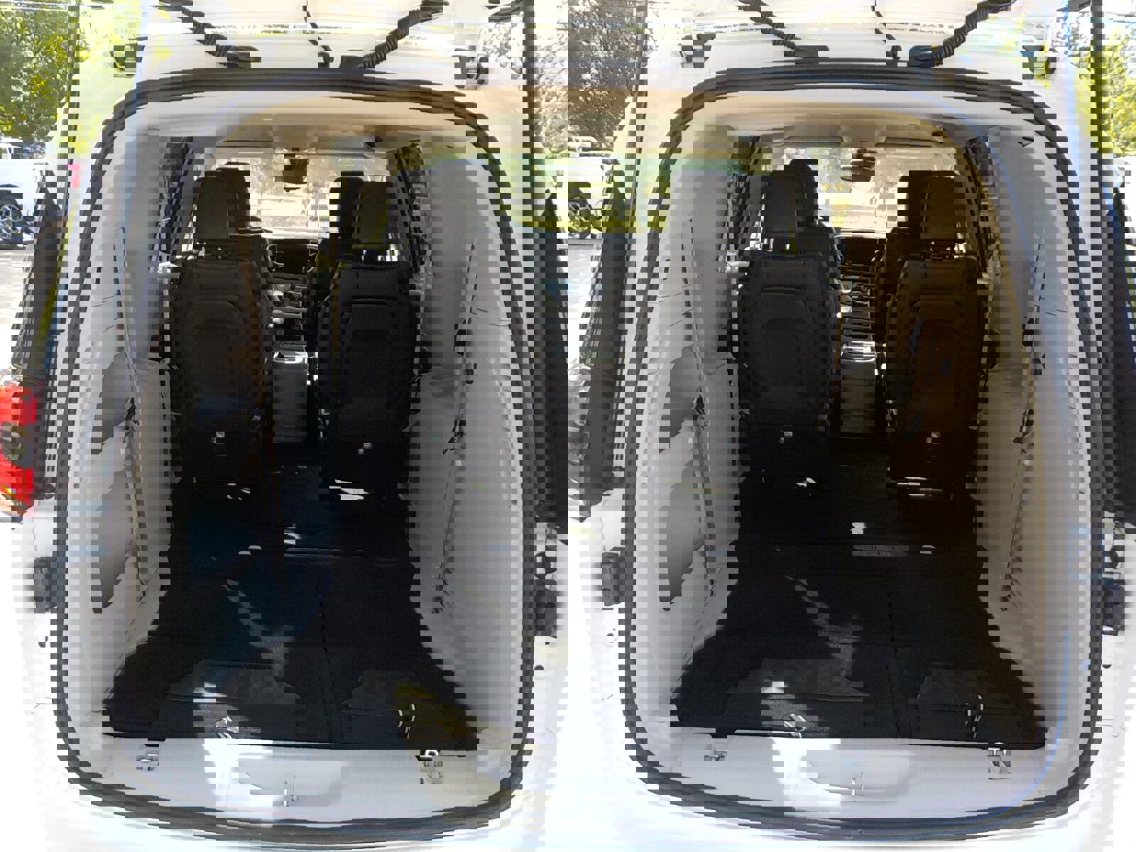 Used 2023 Chrysler Pacifica Touring-L image 8