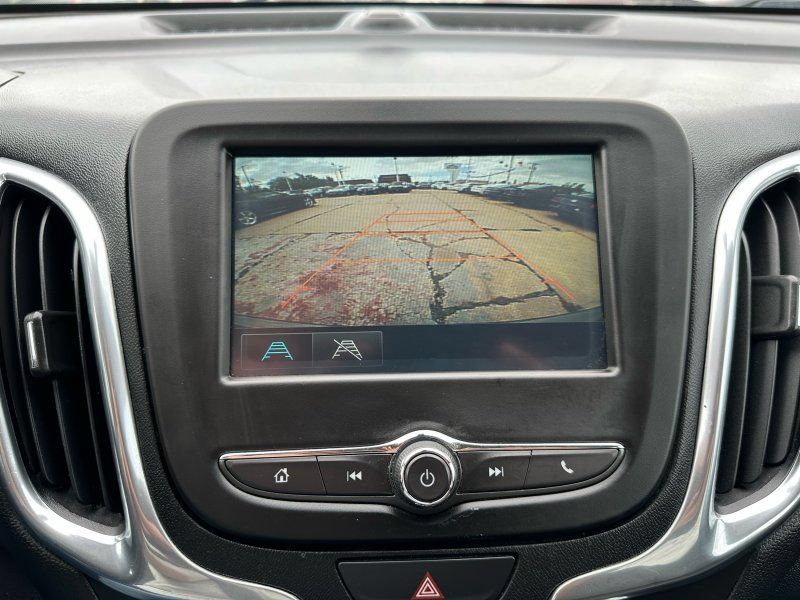 Used 2018 Chevrolet Equinox LT FWD image 22