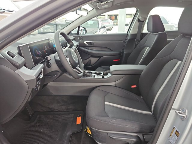 New 2026 Hyundai Sonata SE FWD image 3