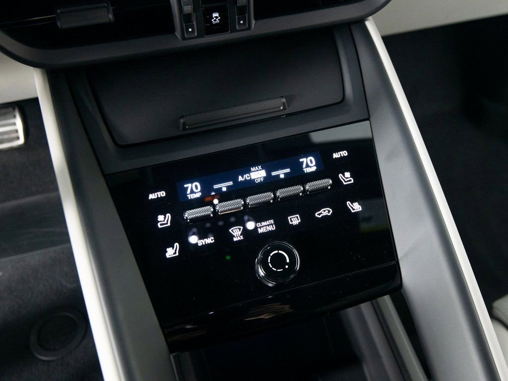 Certified 2025 Porsche Macan 4S Electric image 28