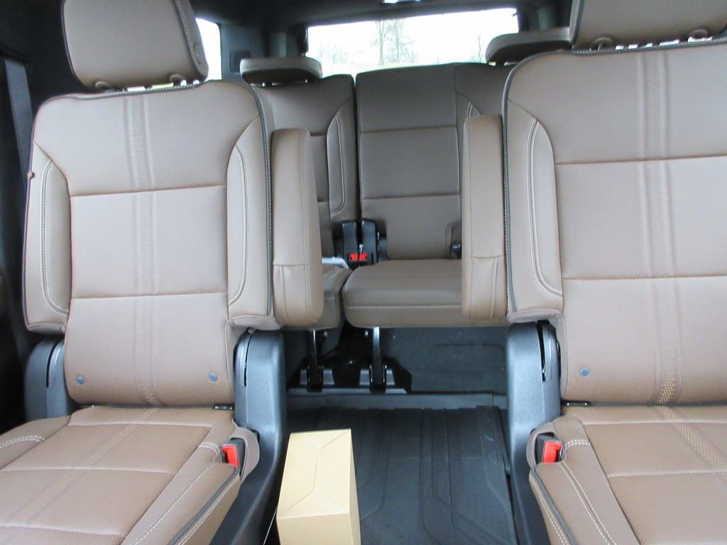 New 2026 Chevrolet Suburban High Country AWD/4WD image 24