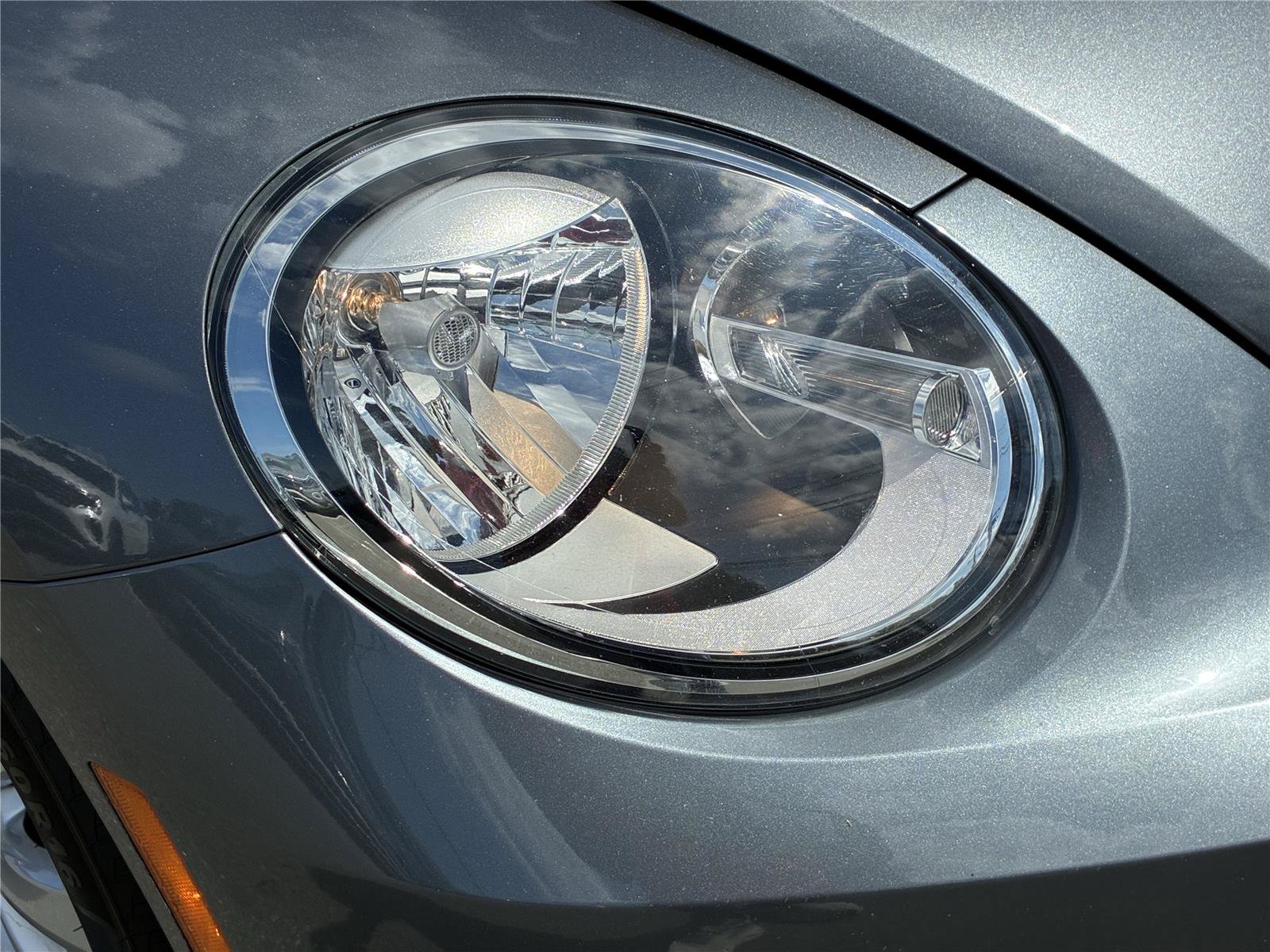 Used 2019 Volkswagen Beetle 2.0T S FWD image 14