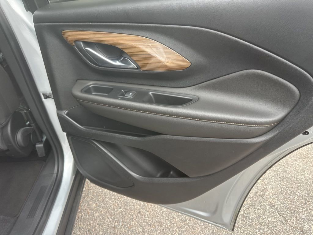 Used 2020 GMC Terrain SLE w/ Driver Convenience Package image 32