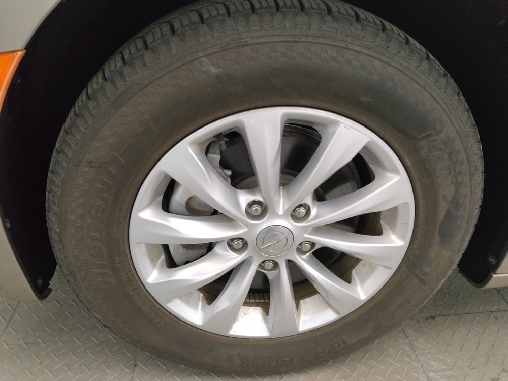 Used 2018 Chrysler Pacifica Touring Plus FWD image 31