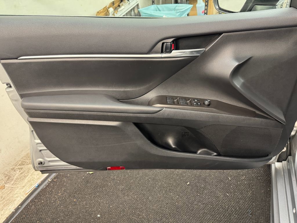 Used 2024 Toyota Camry SE FWD image 14